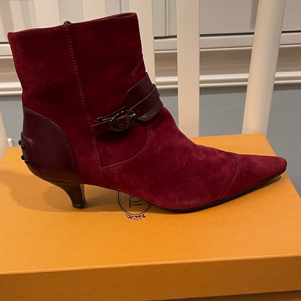 TOD’S 10B Dark Red Booties With Burgundy Leather Kitten Heel